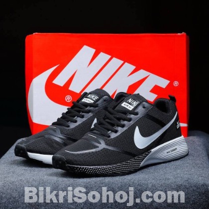 Nike Air Max / Nike Zoom running shoes in a black colorway